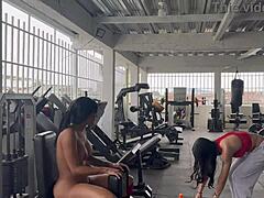 Chica trans May Hernandez strips me for workout routine! 😳💪