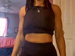 야외에서 탐폰 넣고 소변 헹구는 더러운 플레이