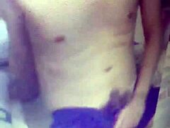 Dụ Anh Trai in Hot Web Chat Masturbation Session Now!