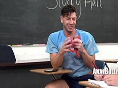 Gay twink offers anal exchange