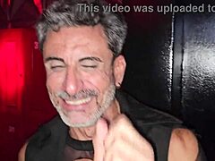 Divoká orgia bez kondómu s veľkou skupinou chlapov