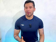 cuban stud with 25cm lets foot masseur suck him off till he bursts! 😲