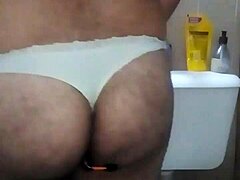 Gay Jugando en Tanga Feels So Naughty