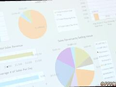 Прямолинейные парни в сетке отрываются без штанов с парными минетами