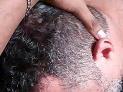 Novinho pirocudo loves an older guy sucking him off