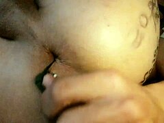 venytän reikääni leveämmäksi uudella lelulla