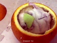 Przystojny kumpel z potężną sylwetką