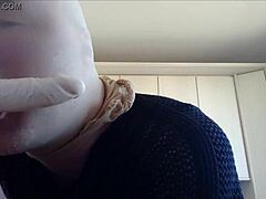 Nylonface bläst fetten dildo with pantyhose nylon solo amateur fetish