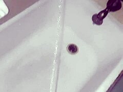 i uh tried pissin in the tub wearin stockings by the pool felt weird