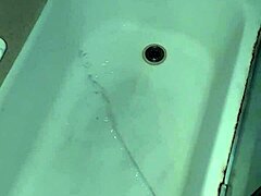 i uh tried pissin in the tub wearin stockings by the pool felt weird