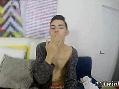 i love this hot bareback kissing and oral