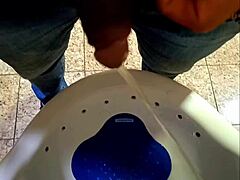 amateur dude strokes his thick verga pichula gay style