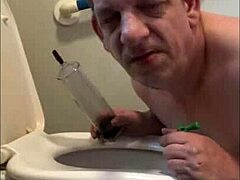 wanna use shy bisexual mark wright like a toilet swallowing his piss?