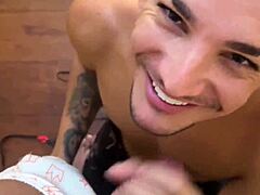 Novinho Twink Recebe Pirocada Do Tecnico De Tv Dotado Sem Camisinha