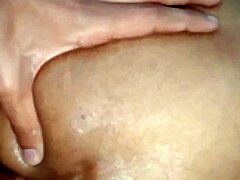 بتناك على الرايق والدكر بينيكني ومستمتع بطيزى وخرمي على الاخر