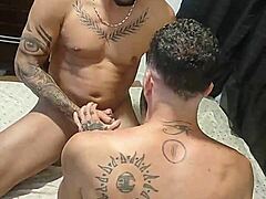 o inquilino takes control in the sauna