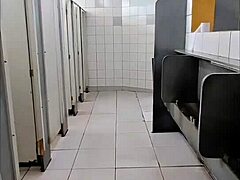I exposed myself at the bragança paulista bus station and a motorcyclist came on me at the urinal