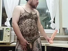 new video a thick-ass russian whore is getting anal fucked right at work