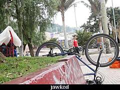 Gay street pickup vede k bareback akci