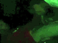 Ουάου! Γυμνό Τεράστιο Πούτσο Τεντώνει Αδύνατο Μεγάλο Κωλό