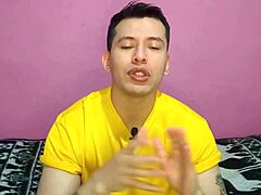 Hej, hoćeš da vidiš kako jebem svog mišićavog zeta u kupatilu?