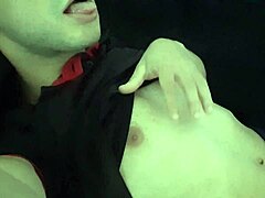 Соло сесия с интензивен личен оргазъм