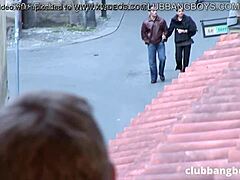 Horny študenti hrepenijo po lizanju ritke in izlivu blaženosti