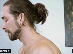 कॉल्बी केलर और क्रू वाइल्ड डॉर्म ऑर्गी में