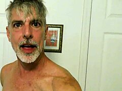 Vay be, Richard Lennox'un külotlu çorap içindeki devasa sik'i vahşi görünüyor! 😍