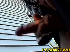 Horúca skupina twinks divoko strieka moč z ich tvrdých kutasov