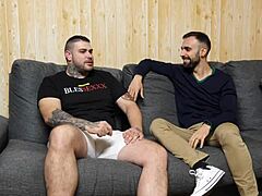 mi amigo hetero me folla el culo duro!