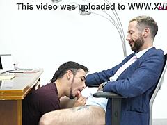 मैं ऑफिस में हिलाते हुए पकड़ा गया, जुड़ना चाहोगे?