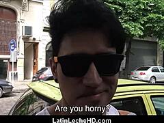 رجل لاتيني من الإكوادور دفع لنيك مثلي خام من منظور شخصي