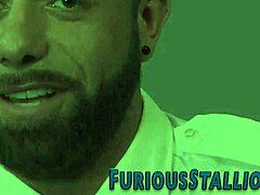 Îmi doresc să mă degete hunk-ul în curul meu strâns