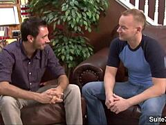 Wow! Sød bøsser knepper hårdt og kommer overalt!