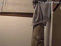 Horny gay túži po obrovskej drke na intenzívne cmúľanie a špurtu