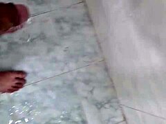 巴西小鲜肉清洗硬屌等你嘴来吸