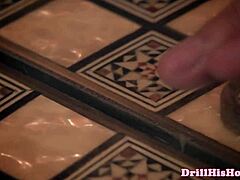 hunk terikat dapat pounding anal dalam dari stud berotot