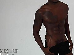 和 Mixitupboy Pheonix Fellington 一起放松的热辣独奏