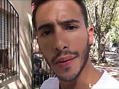 هواة شاب 18+ لاتينو توينك يجرب سكس مثلي مع غريب مقابل فلوس في لقاء وايلد بو في