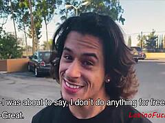 Brünette Latina-Teen 18+ erkundet schwules Geschäft für Geld