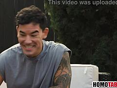 स्ट्रेट स्टेप ब्रदर जॉक से गे सेक्स सीखता। ब्लोजॉब और एनल लेक्शन चलता है।