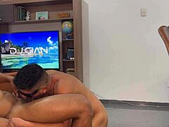 ¡Fiesta Anal Salvaje con Famoso Cantante de Cumbia Peruano! 🎉