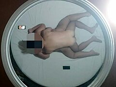 Horký medvěd prdelí chlupatou prdel v pářící amatérské akci