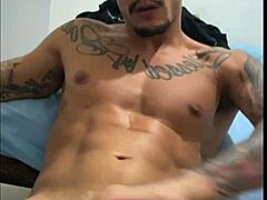 Právě jsem myslel na toho horkého Brazilce, co mě vzal minule