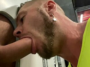 Straight lads enjoying big cocks