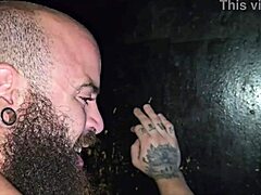 परसनल ट्रेनर फ्रेंड्स द्वारा स्वेटी बेसमेंट सेक्स में सेड्यूस्ड! 🔥