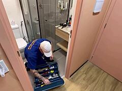 Ο βραζιλιάνος τεχνικός τρελαίνεται με παιχνίδι φετίχ με τεράστιο καυλί