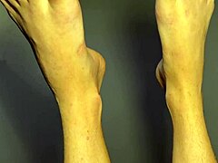 21cm Sik Genç 18+ Adamı Ham Irklararası Bareback Aksiyon İçin Çarpıyor. Sadece Eğlence!