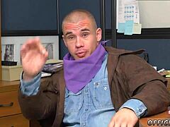 Gejowski seks chłopaków tracących dziewictwo w słodkiej gotyckiej pornosie na pierwszy raz